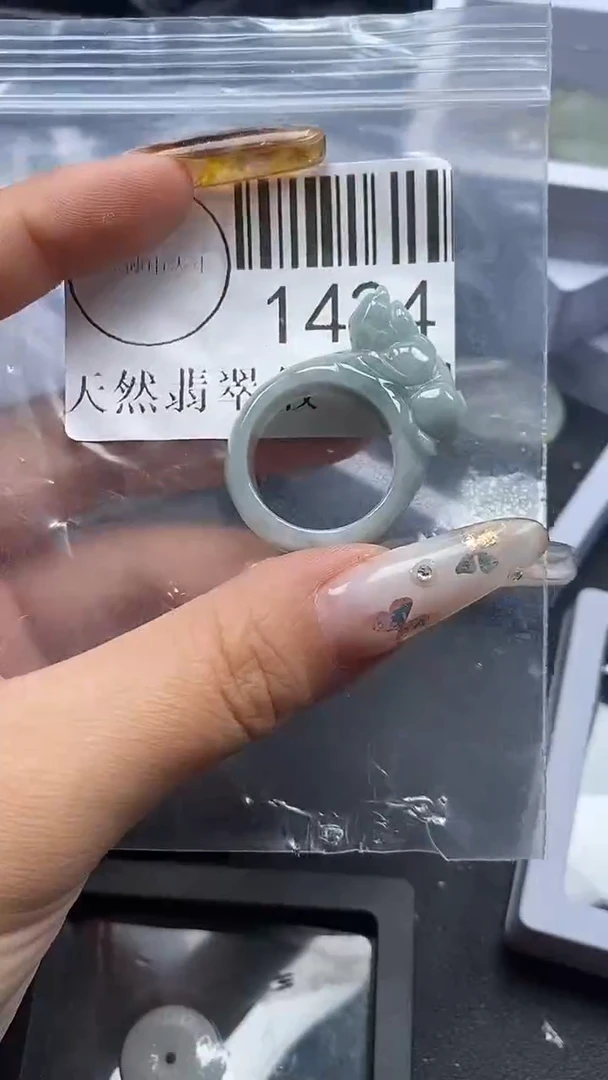 吊坠(不含链)未镶嵌翡翠1424