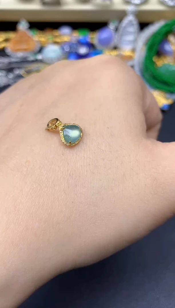 颈饰18K金镶嵌翡翠65-翡翠雪姐天天见
