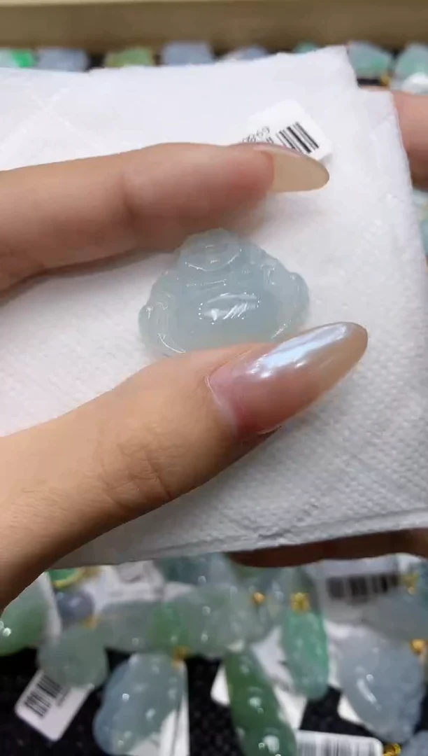 翡翠18K金镶嵌颈饰111111111111