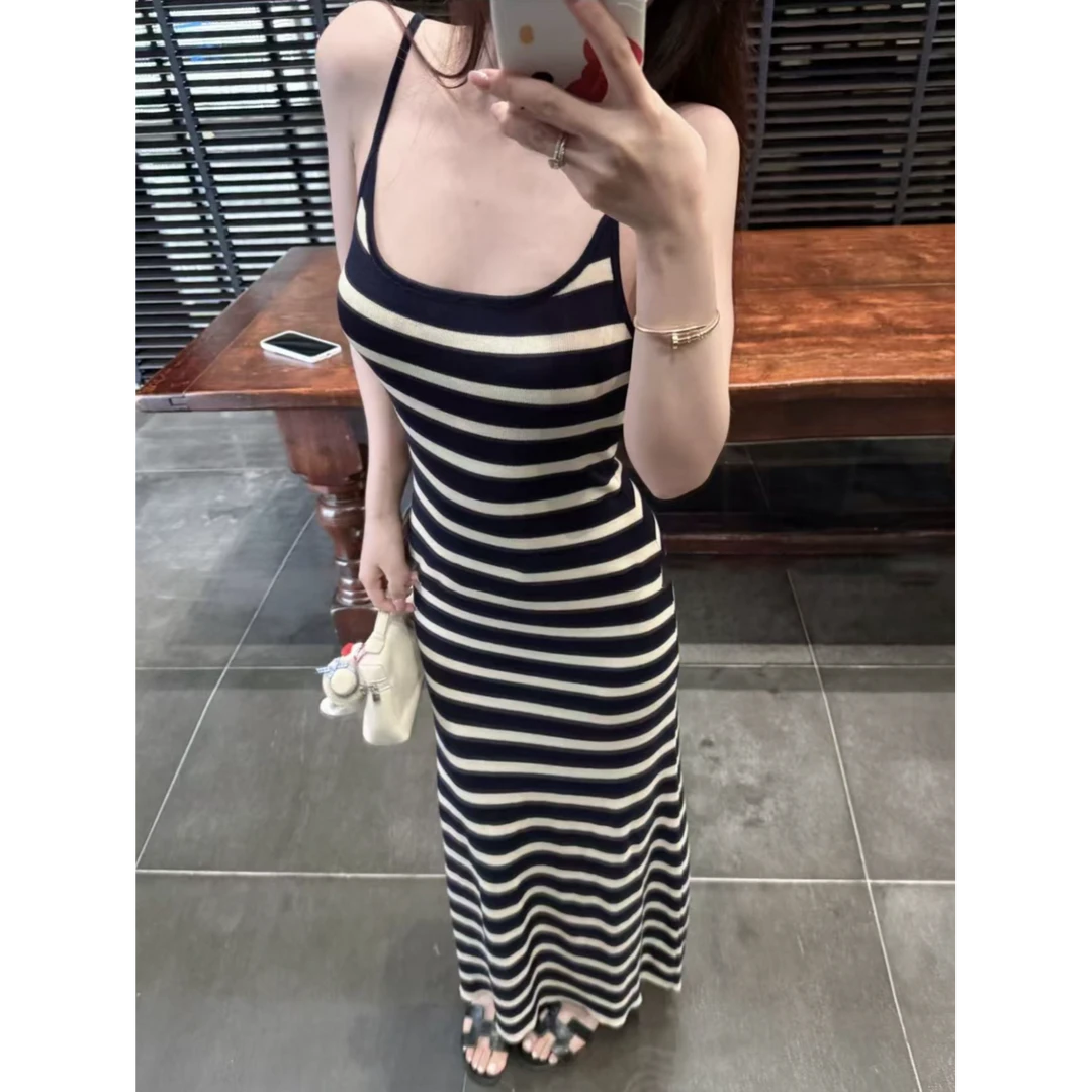 优秀的金蘑菇百搭条吊带连衣裙女夏季修身连衣裙