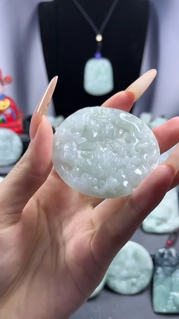 【闪购商品】翡翠颈饰未镶嵌山水牌