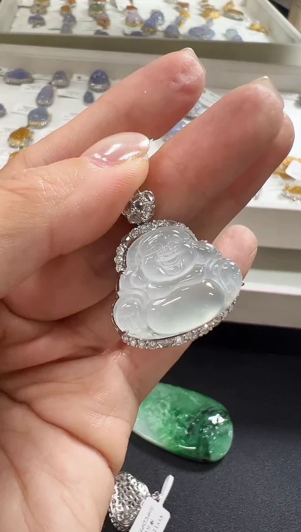 颈饰18K金镶嵌翡翠KLIJ1129-011