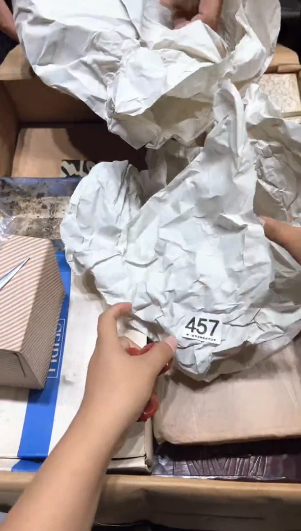 瓷片哦****莫457............
