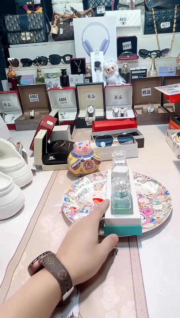 瓷片瓷器 库房到期 全部地板价@@1