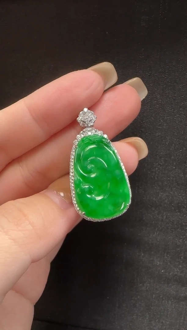 颈饰18K金镶嵌翡翠619无事牌一个