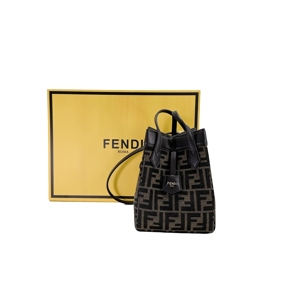 99新 FENDI/芬迪 安洁利严选手提单肩包/YH122636