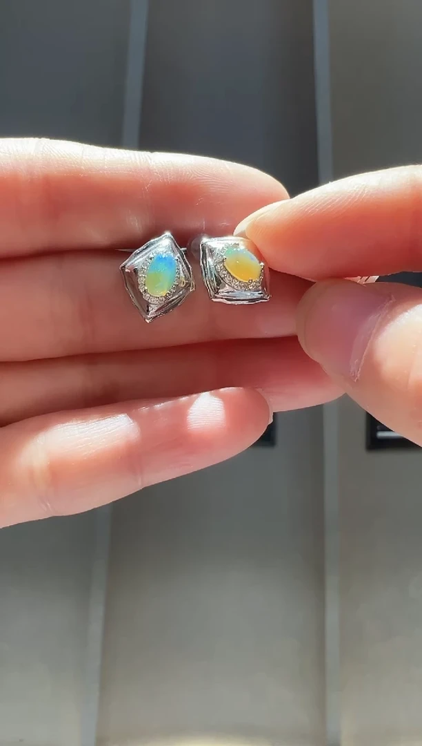 【闪购商品】欧泊耳钉银S925镶嵌71】多样性发其一