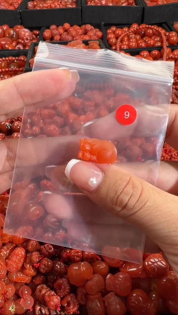 颈饰未镶嵌南红玛瑙1