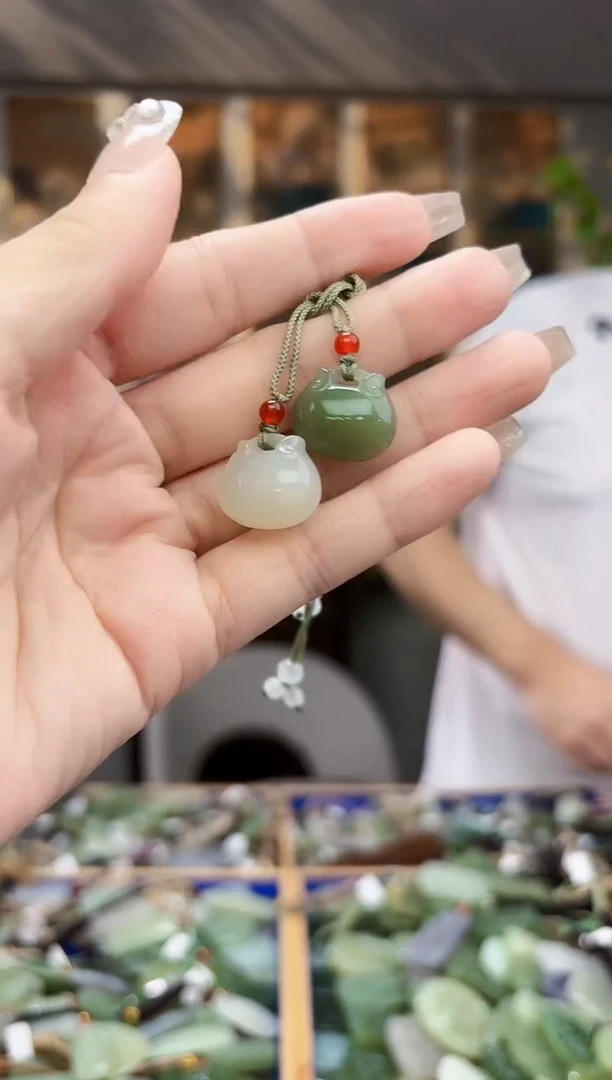 和田玉未镶嵌挂件拍一发一多样性发货