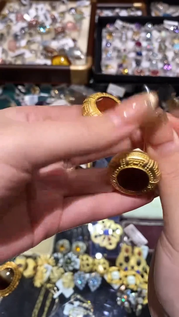 纯铜合金琉璃楚楚中古珠宝甄选不退换