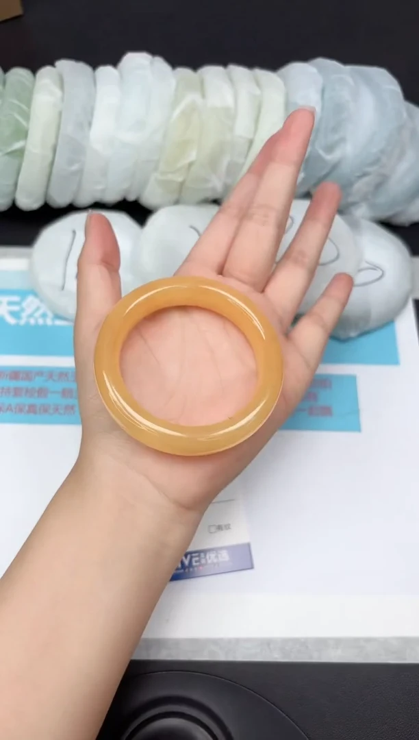 未镶嵌手镯石英质玉141/5556