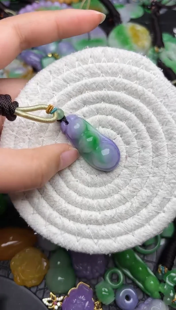 颈饰未镶嵌翡翠缅甸翡翠吊坠