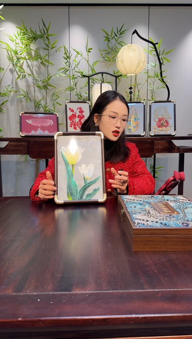 布刺绣摆台，高端刺绣艺术藏品！