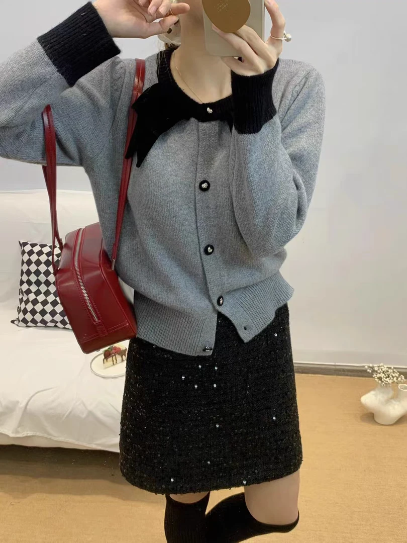 玲姐定制-灰色小香风丝绒蝴蝶结领软糯泡泡袖针织开衫280294