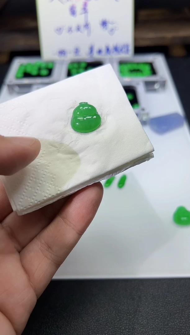 裸石翡翠天然缅甸A货翡翠一件