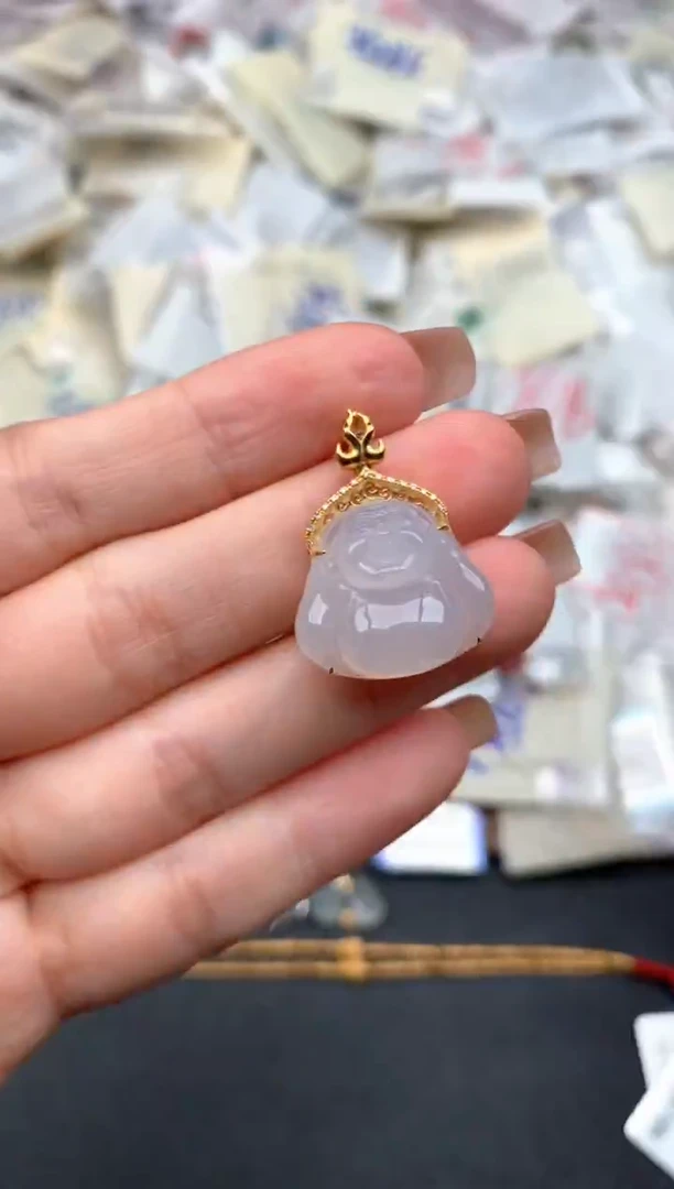 18K金镶嵌挂件翡翠一