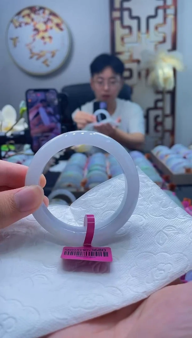 翡翠手镯未镶嵌230-56
