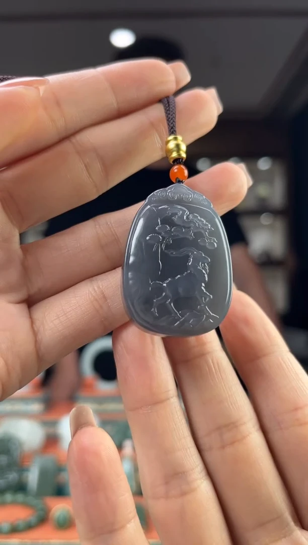 和田玉未镶嵌颈饰佩佩