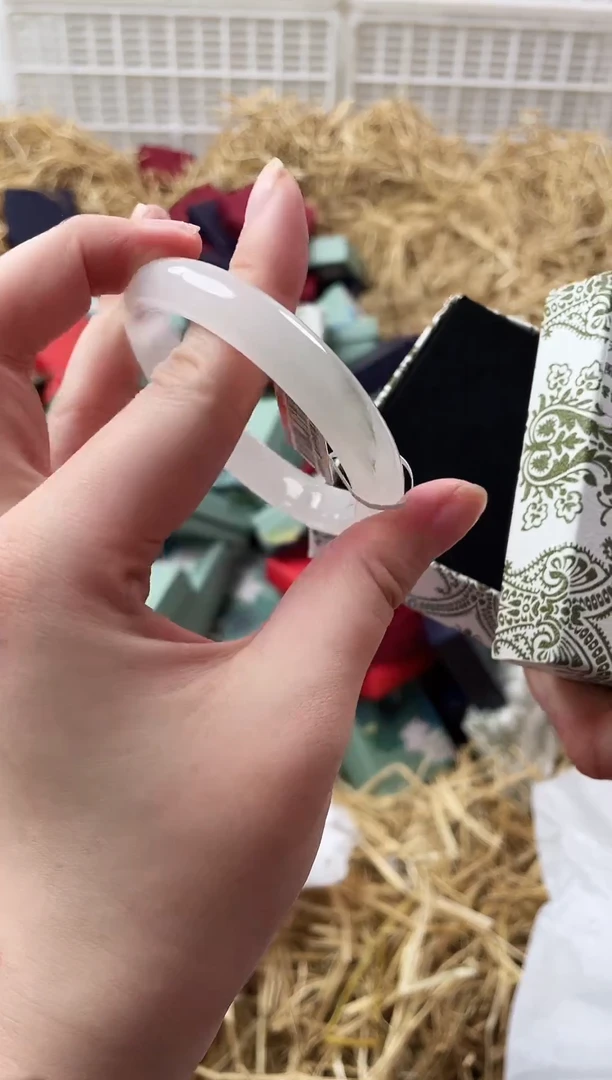 未镶嵌手镯石英质玉T-54