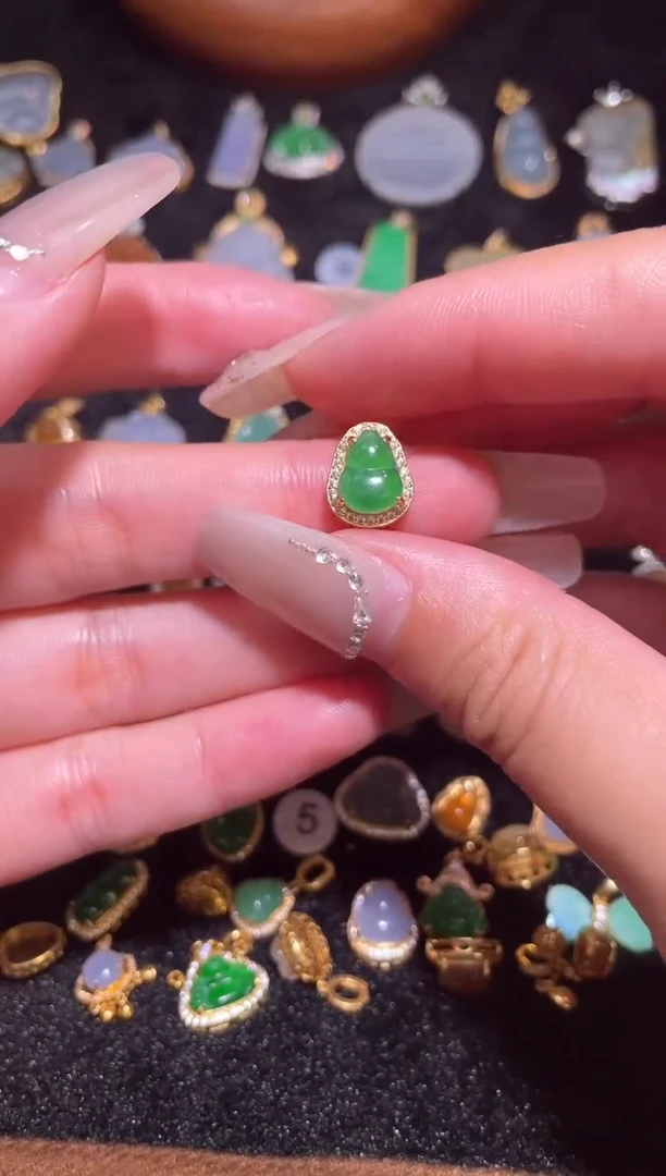 颈饰银S925镶嵌翡翠天然a货翡翠