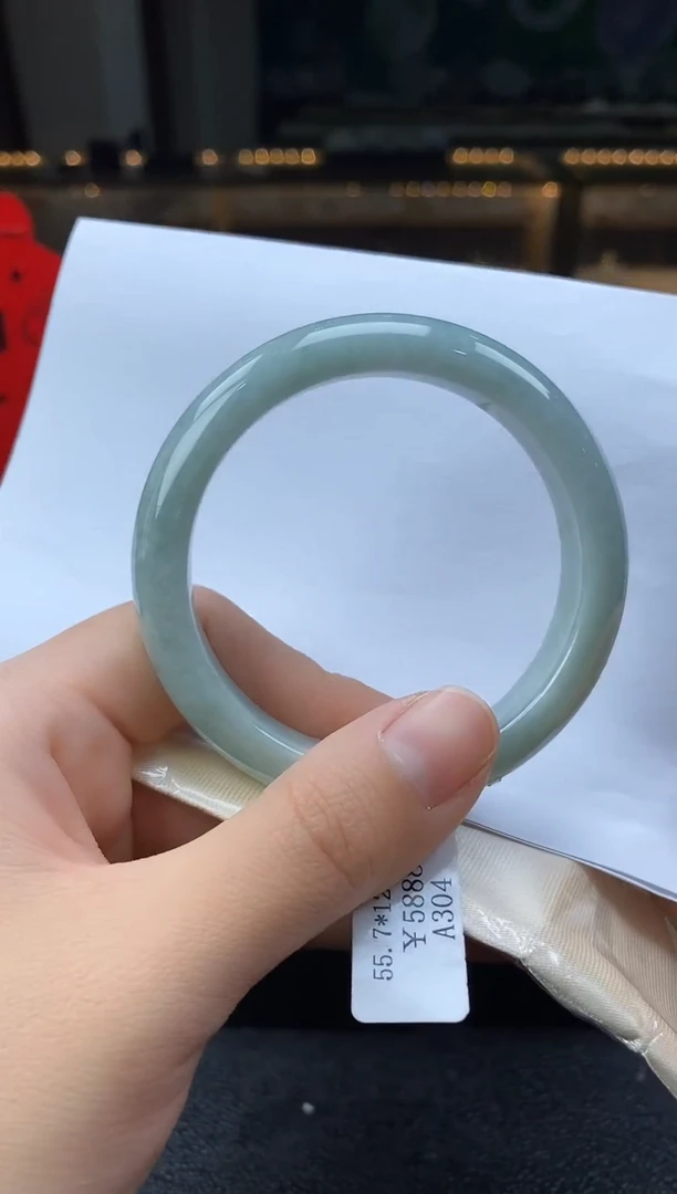 未镶嵌手镯翡翠浅果绿12