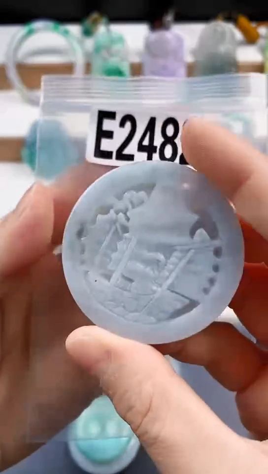 颈饰未镶嵌翡翠天然翡翠吊坠挂件