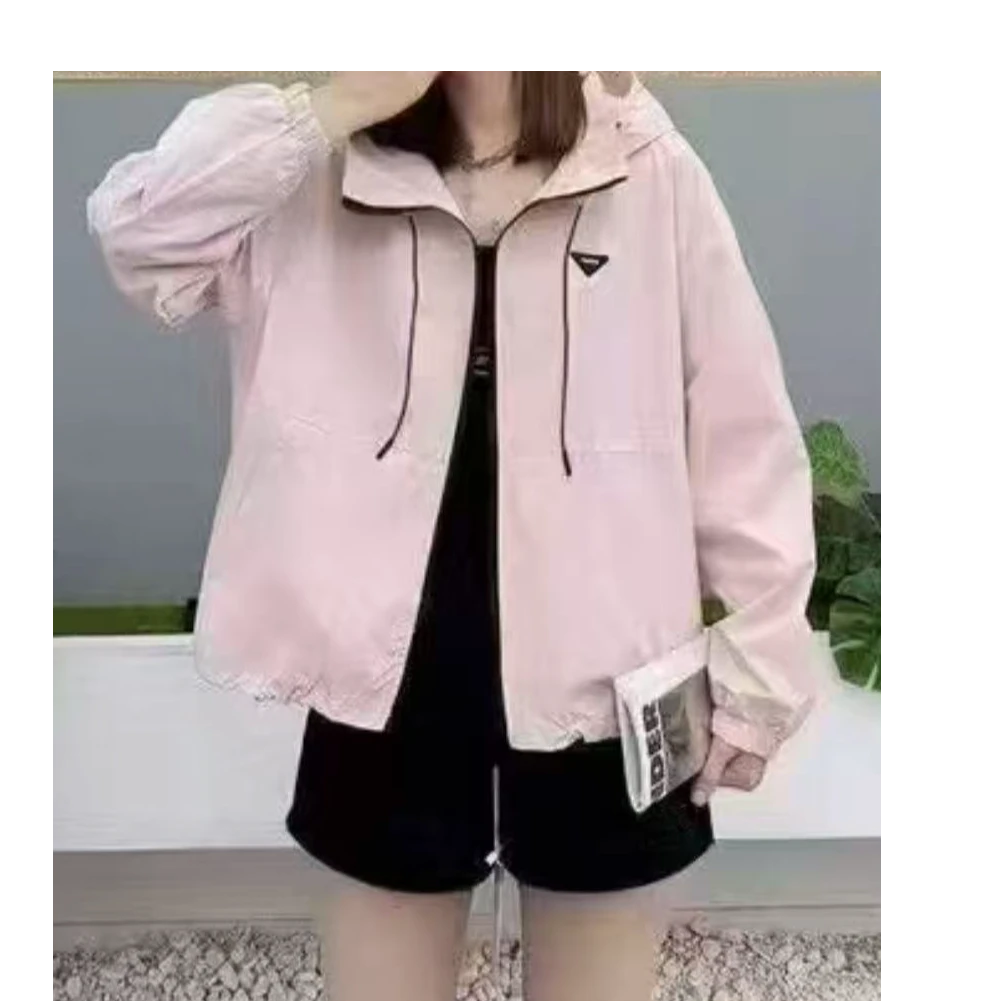 Y680粉三角标连帽风衣外套1011