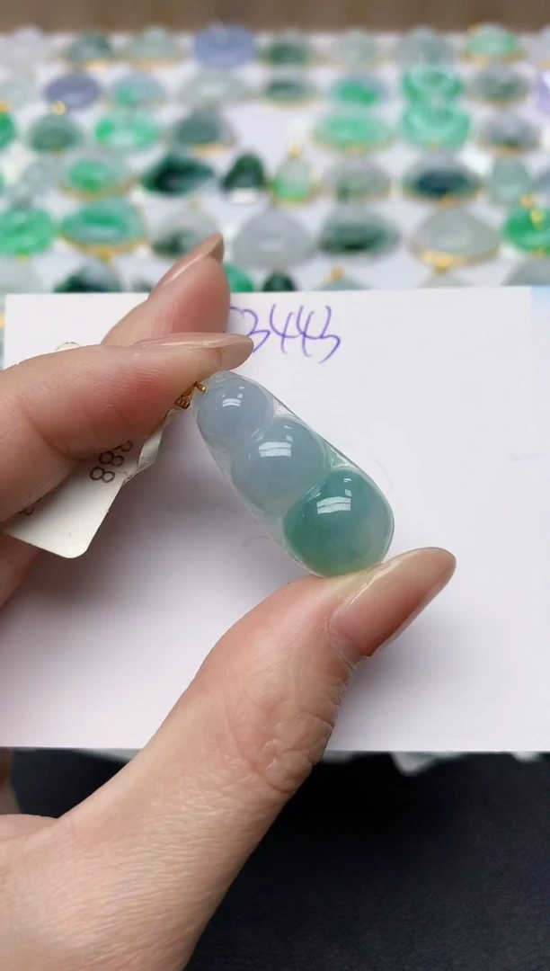 颈饰18K金镶嵌翡翠天然缅甸A货翡翠百元以上9元证书费自理