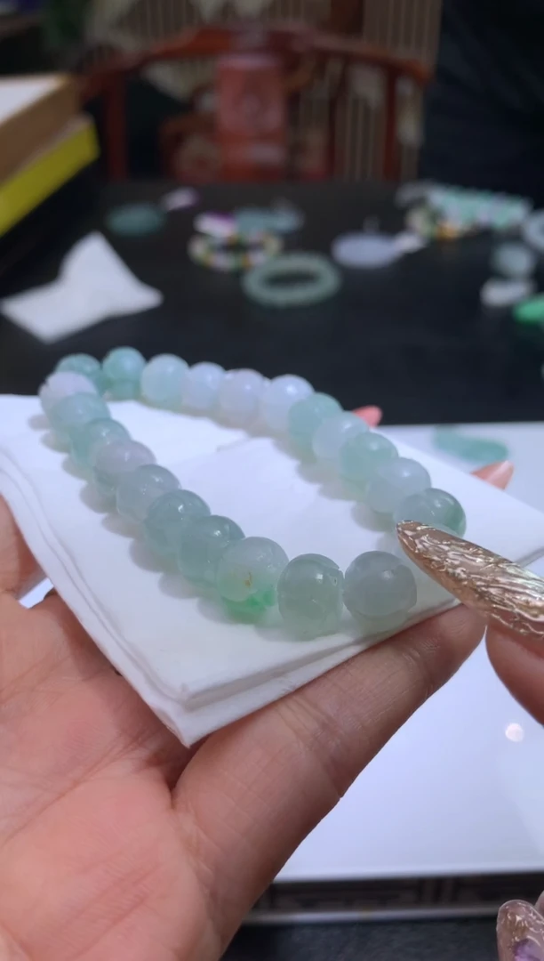 未镶嵌定制翡翠戏****）翡翠