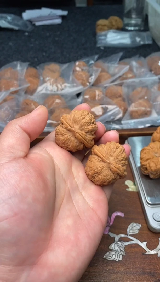 【闪购商品】文玩核桃把件G219号36尺元宝