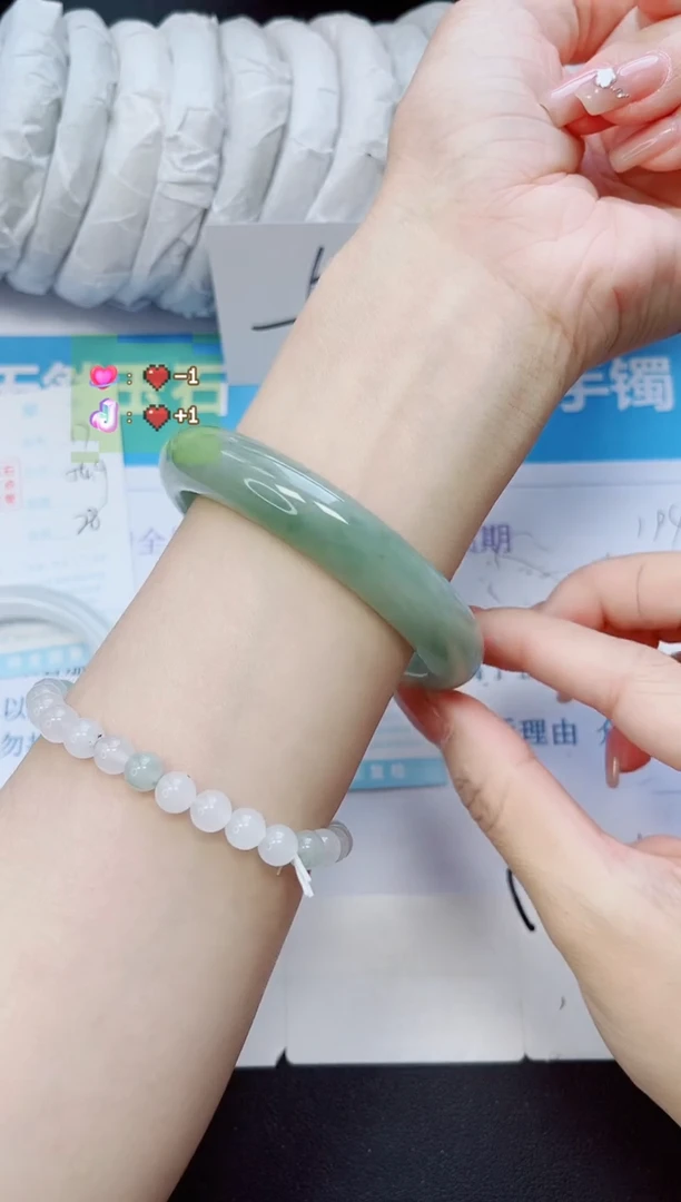 石英质玉手镯未镶嵌18/62