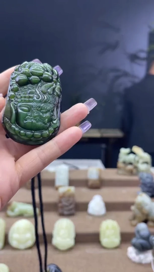 颈饰未镶嵌和田玉1