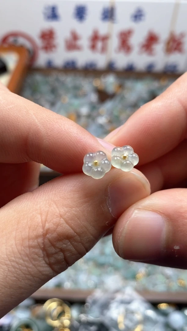 【闪购商品】翡翠颈饰未镶嵌哥哥