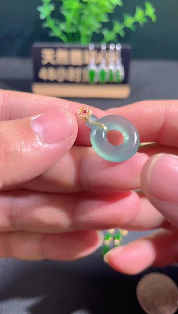 【闪购商品】翡翠颈饰18K金镶嵌翡翠