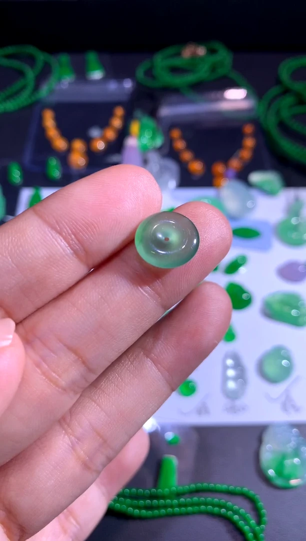 颈饰未镶嵌翡翠扣子