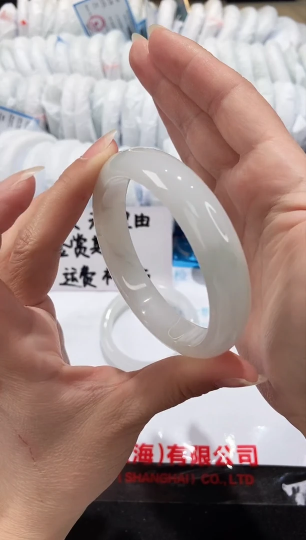 【闪购商品】石英质玉手镯未镶嵌98-60