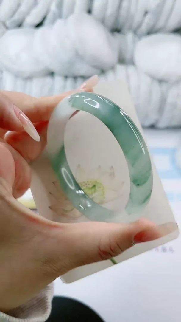 【闪购商品】石英质玉手镯未镶嵌0196087112-多样性发货