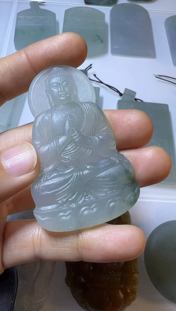 未镶嵌定制翡翠大日