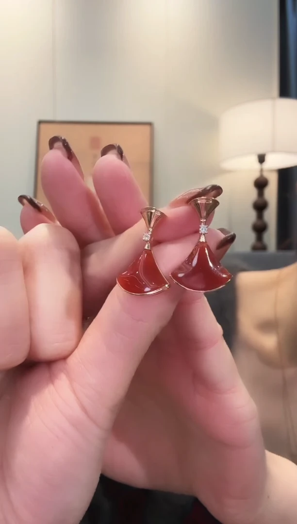 18K金镶嵌定制玛瑙18K金钻石裙子耳钉