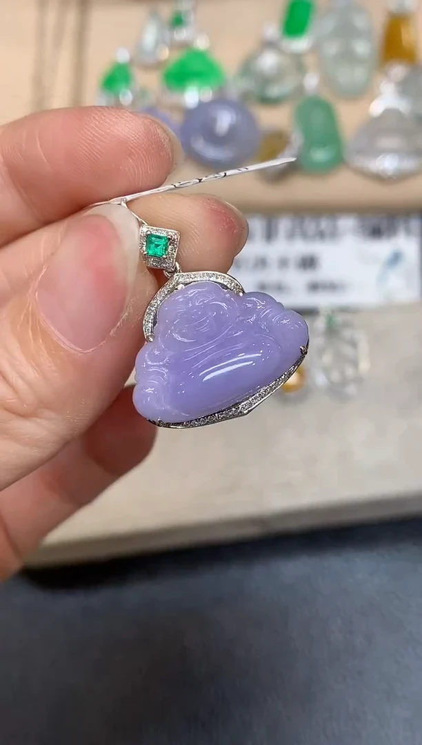 颈饰18K金镶嵌翡翠佛公【无服务费