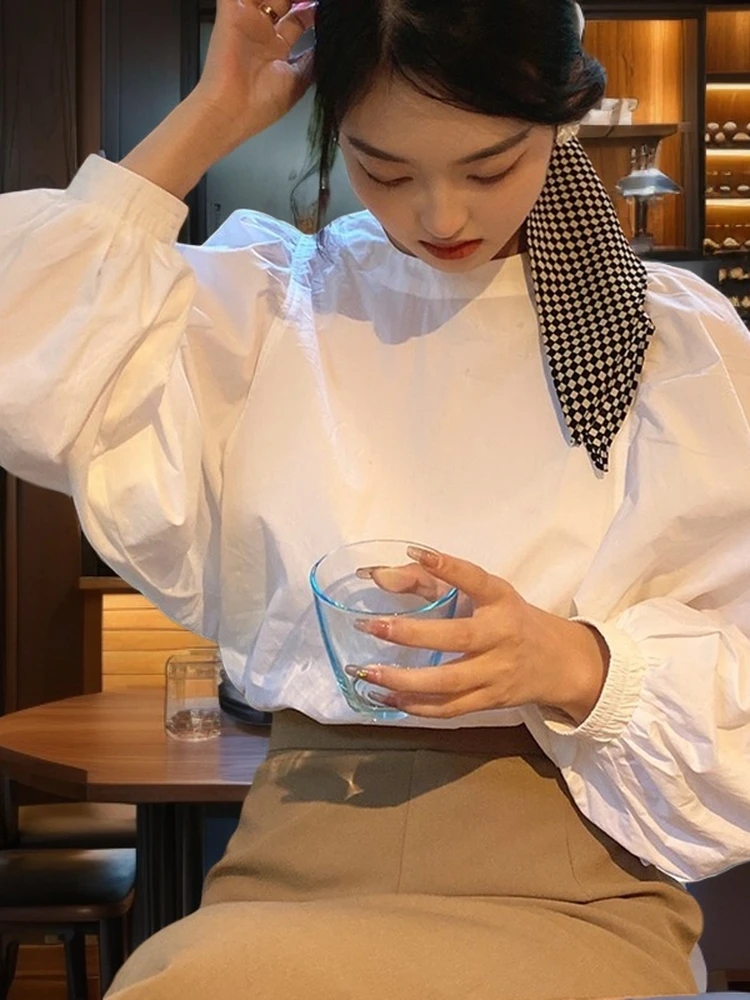 2025新款法式宽松白色泡泡袖衬衫女装别致甜美减龄设计感圆领上衣