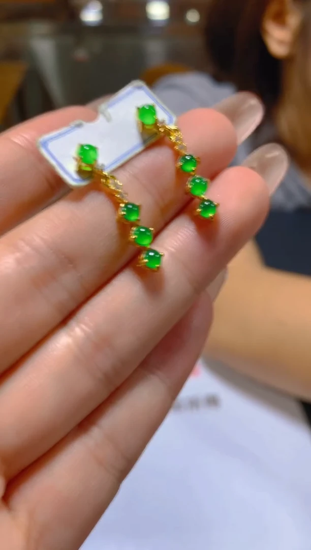 未镶嵌翡翠耳饰多样性发一