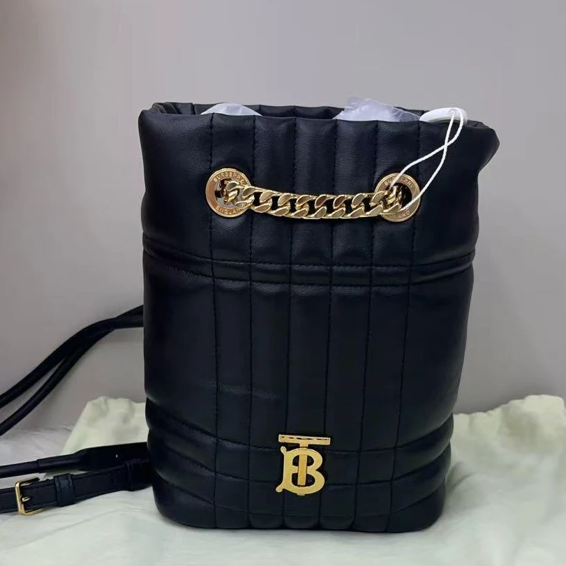 95新 BURBERRY/博柏利 【白菜】 Lola 黑色 羊皮 小号 双肩包