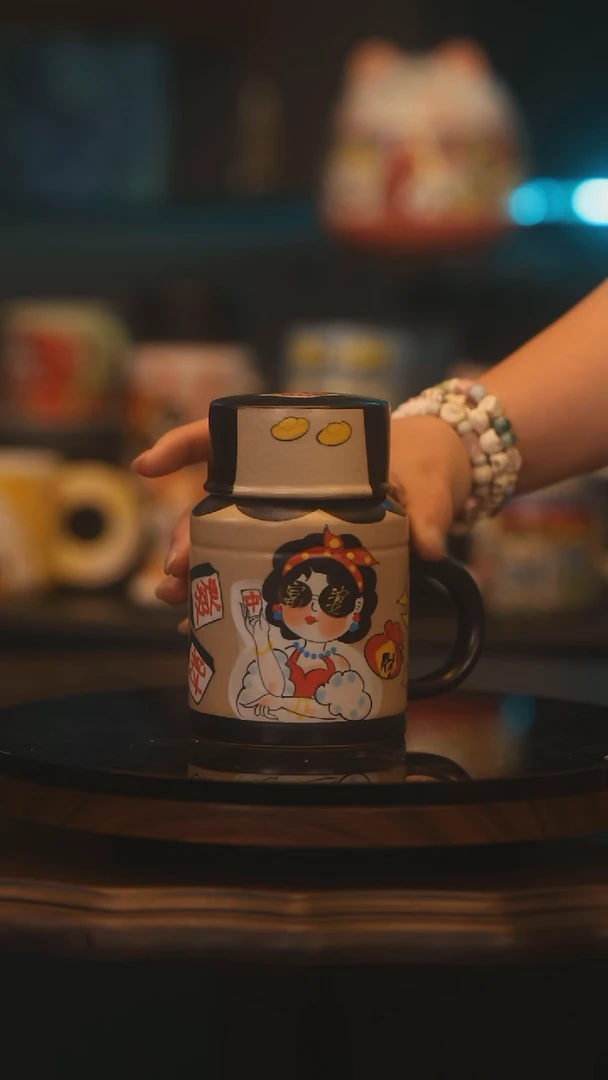 【闪购商品】摆件景德镇釉下彩绘设计师款式陶瓷