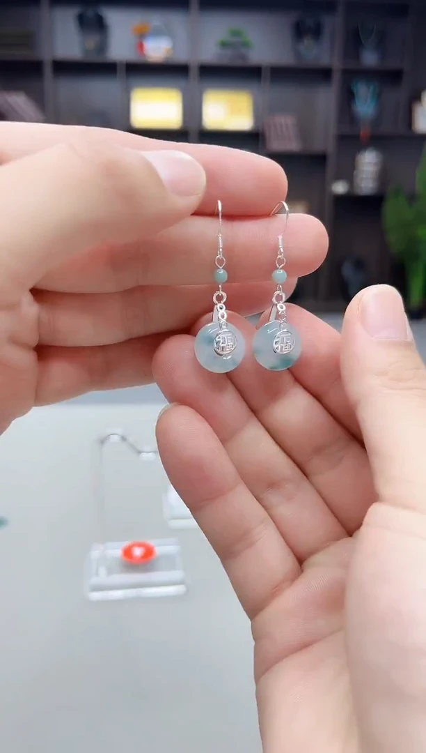 未镶嵌石英质玉（天山翠）耳饰721000