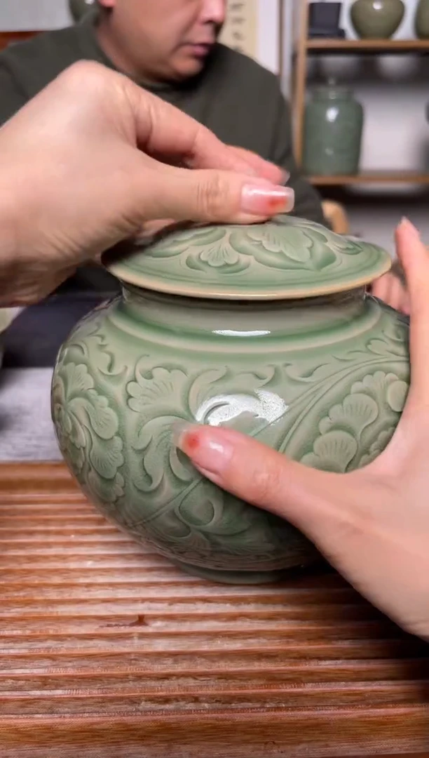 【闪购商品】其他179纯手工秘色牡丹纹茶叶罐