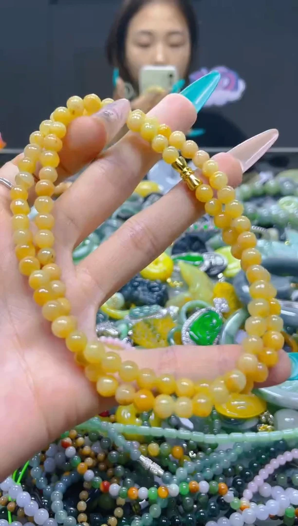 颈饰未镶嵌翡翠5MM/Z/翡翠A货，一件也是批发价