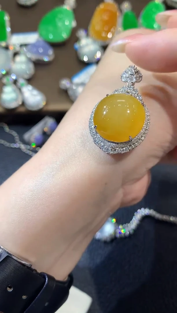 吊坠(不含链)18K金镶嵌翡翠C56