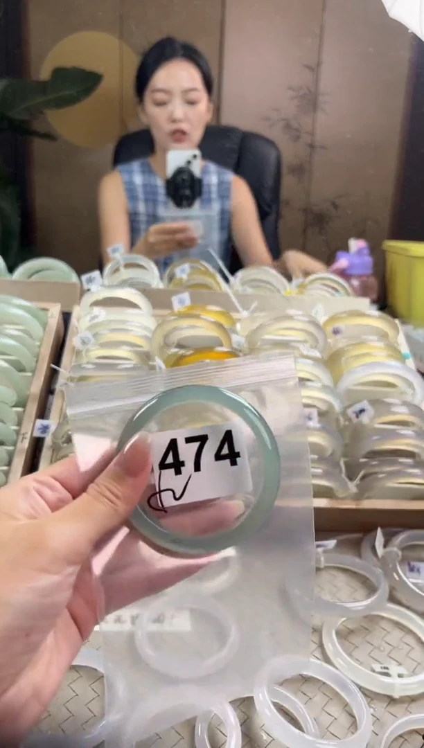 手镯玛瑙/玉髓未镶嵌474微瑕