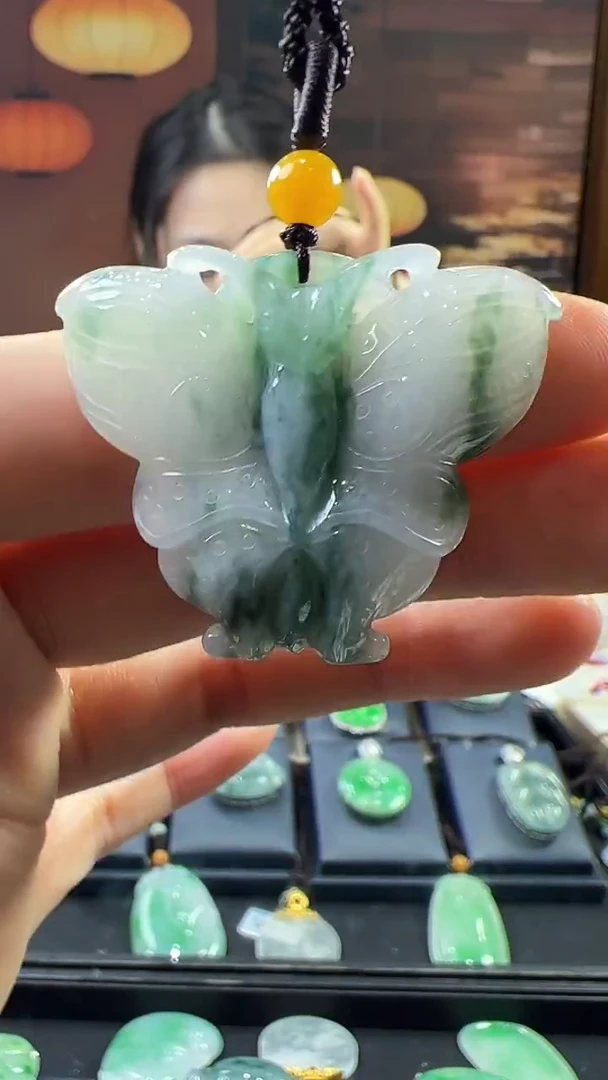未镶嵌挂件翡翠蝴蝶